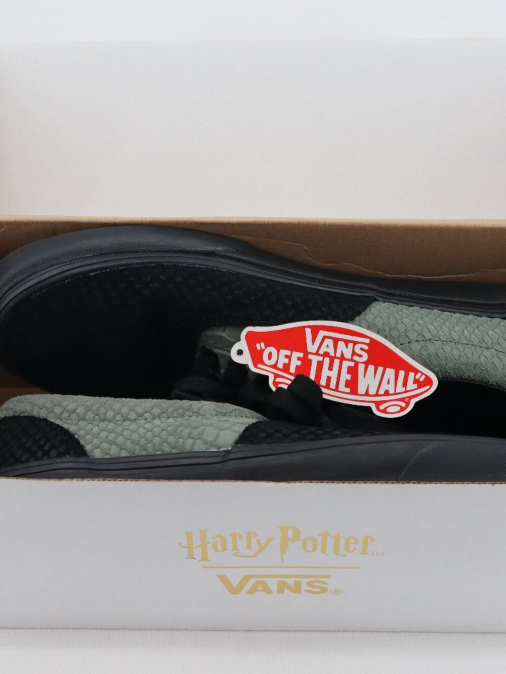 VANS x Harry Potter Collab Slytherin House Sneakers - Picture 12 of 15